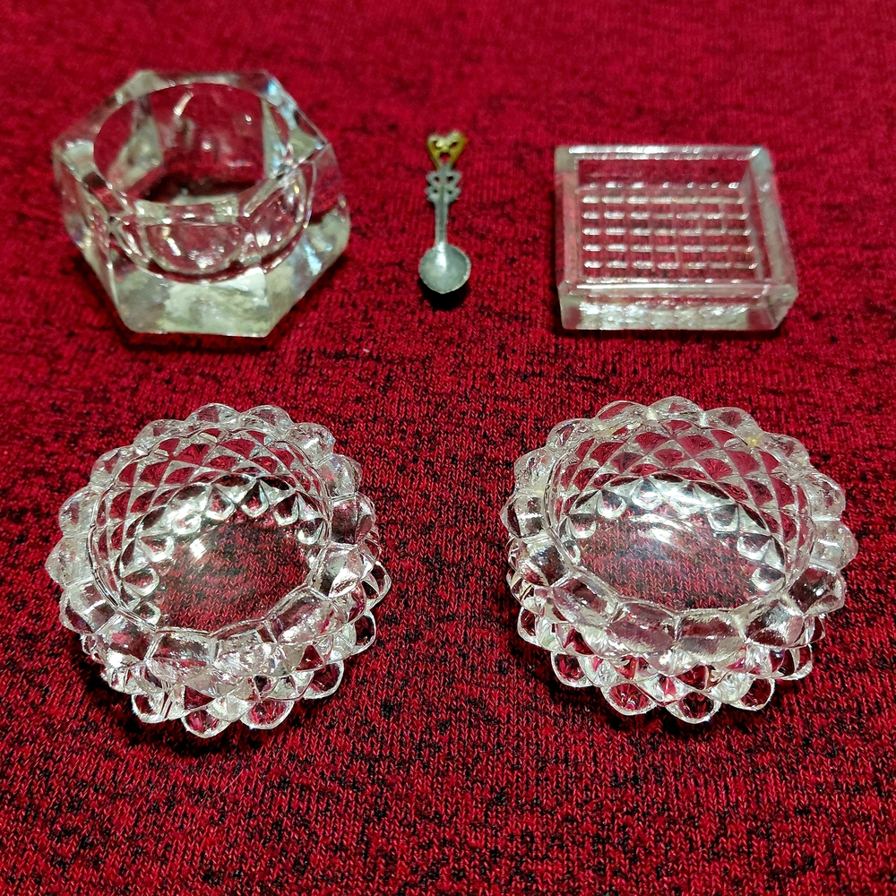 Elegant Clear Glass Trinket Set